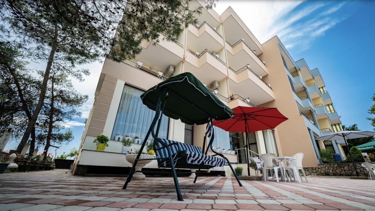Hotel Villa Aljor Golem  Ngoại thất bức ảnh