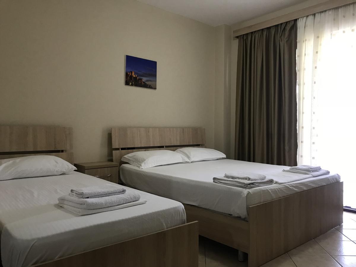 Hotel Villa Aljor Golem  Ngoại thất bức ảnh